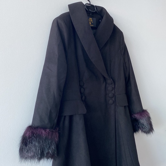 ๐๏ธ MID-YEAR SALE ๐๏ธ ๐โโฌ Hell Bunny Rock Noir Coat - Picture 6 of 15